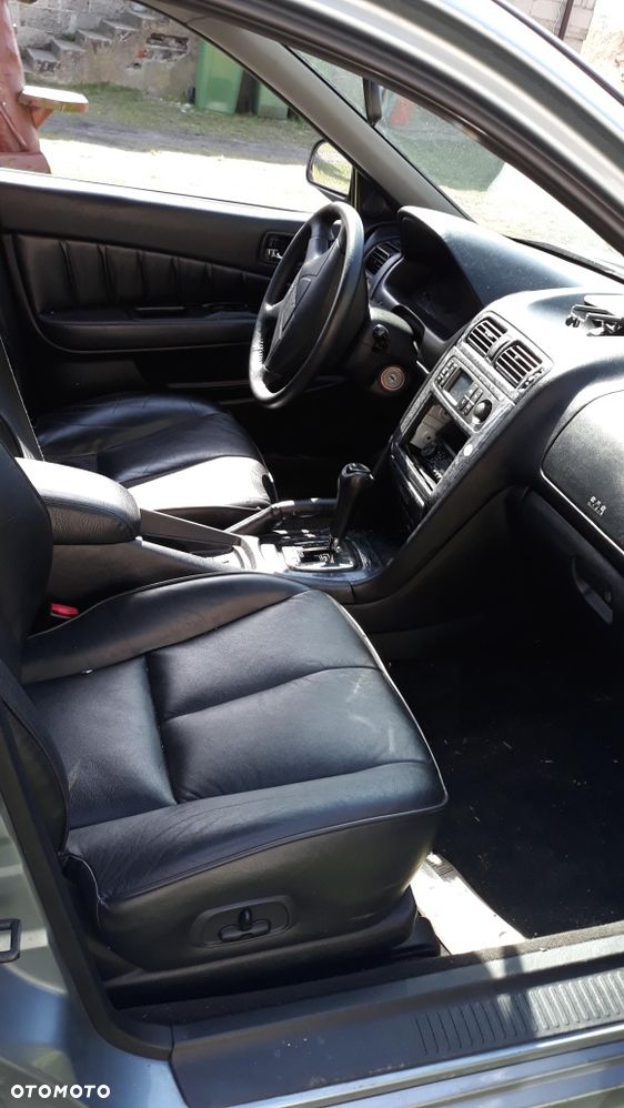 Mitsubishi Galant - 8