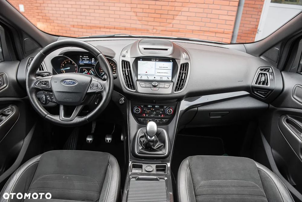 Ford Kuga 1.5 EcoBoost 2x4 ST-Line - 6
