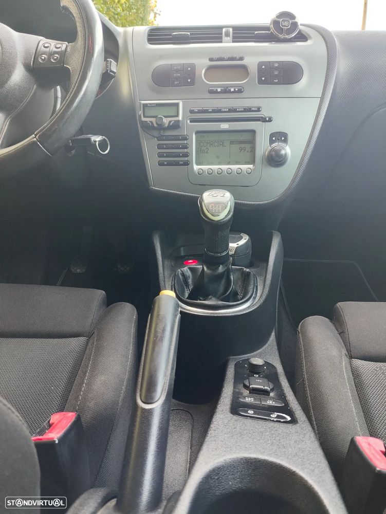 SEAT Leon 2.0 TDI FR 18 Tiago Monteiro - 18