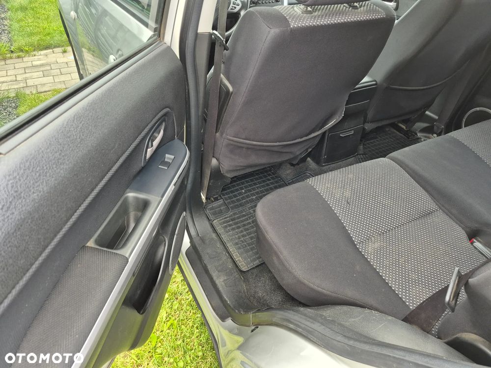 Suzuki Grand Vitara 2.0 - 17