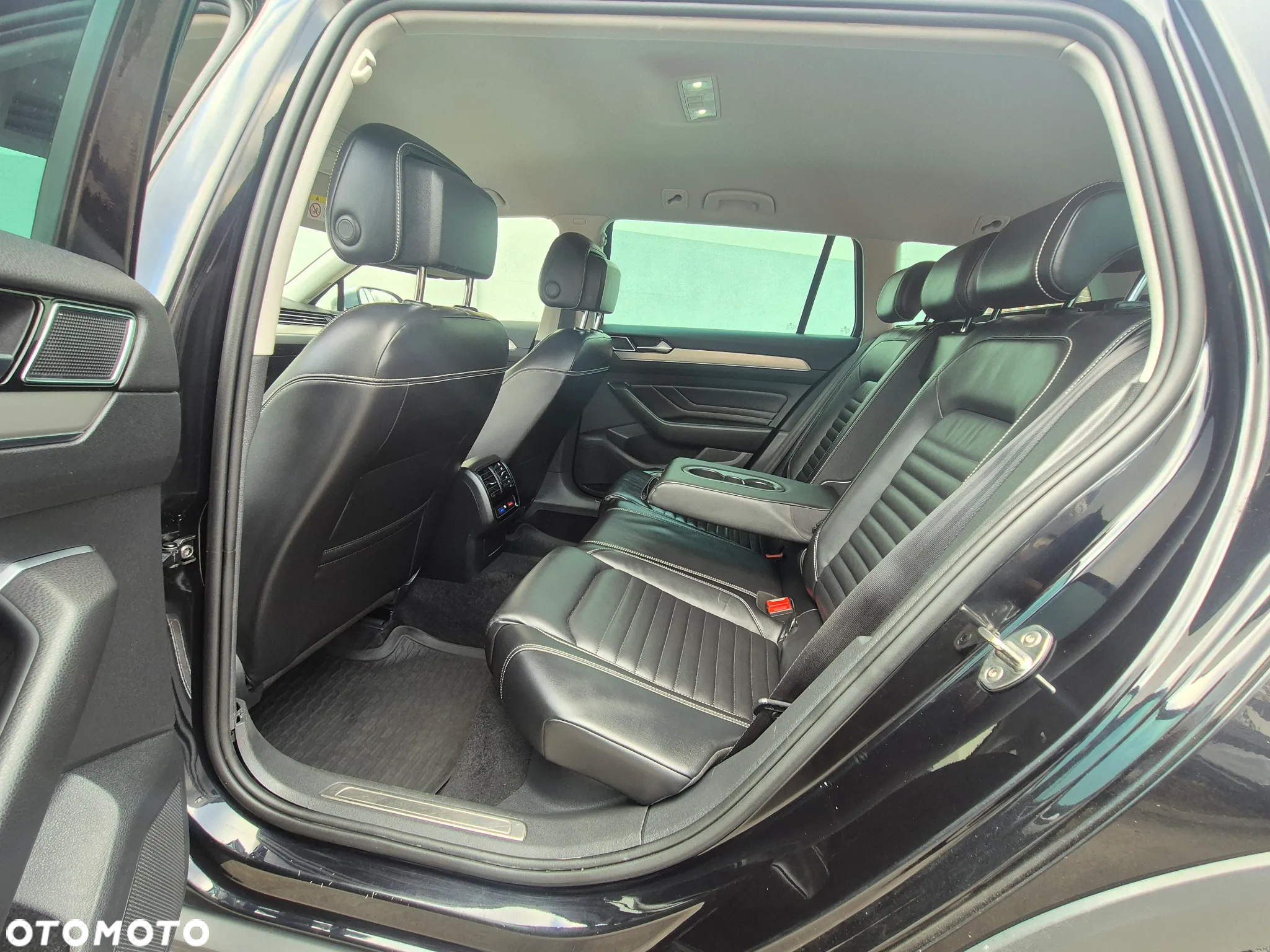 Volkswagen Passat Variant 2.0 TDI SCR DSG 4Motion Alltrack - 30