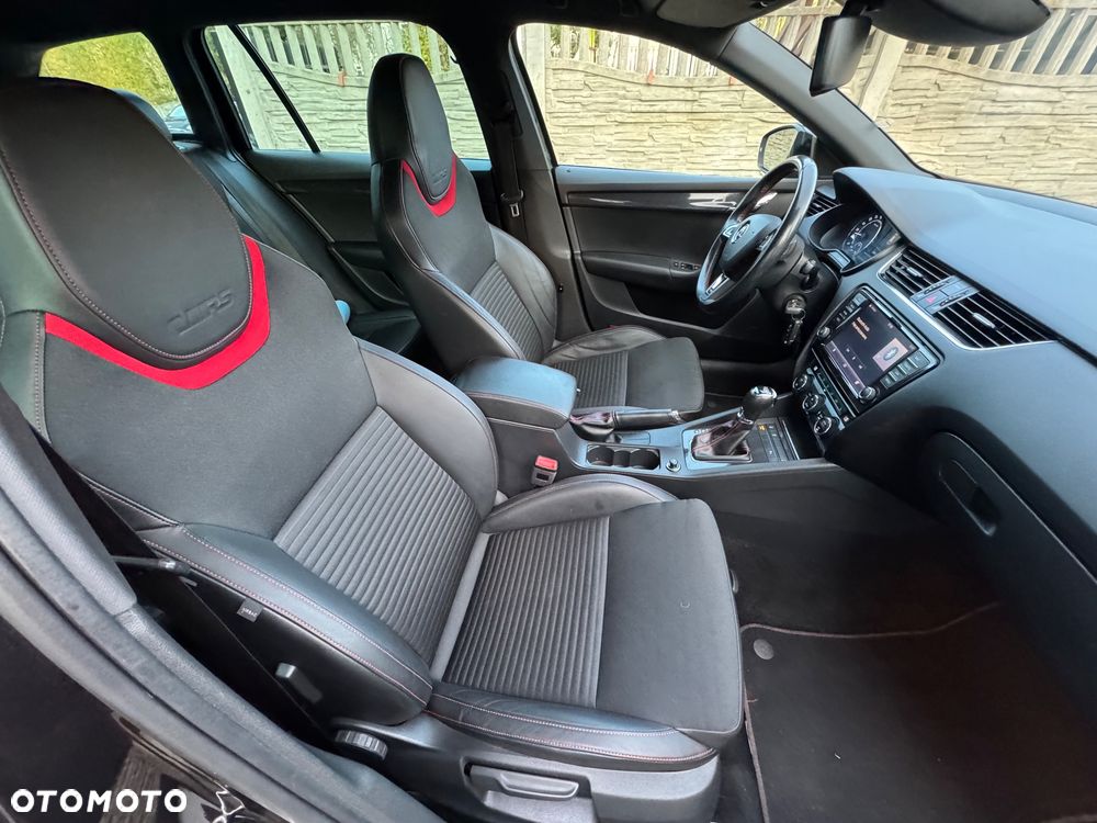 Skoda Octavia 2.0 TDI RS Challenge DSG - 32