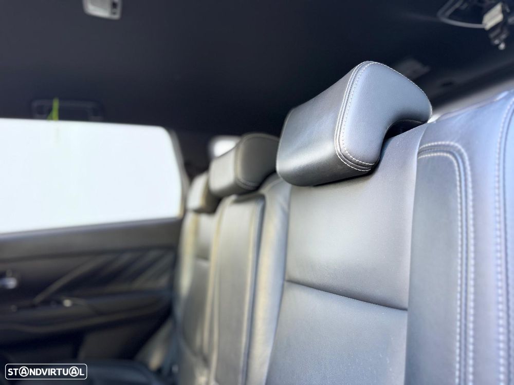 Mitsubishi Outlander - 36