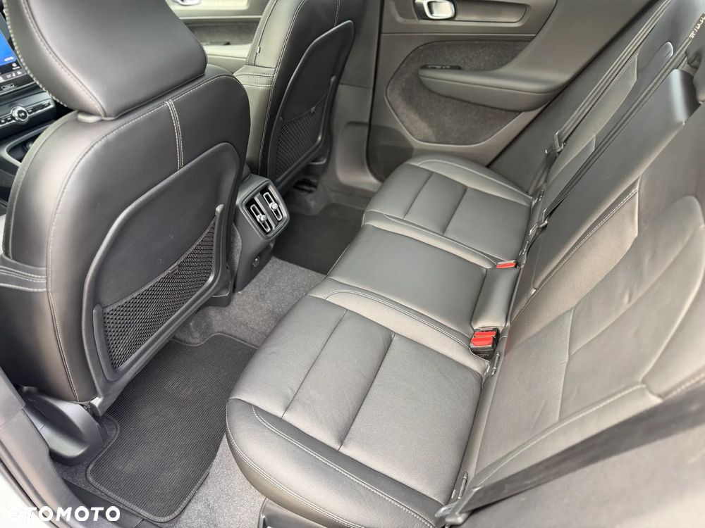 Volvo XC 40 B5 B AWD Geartronic RDesign - 13