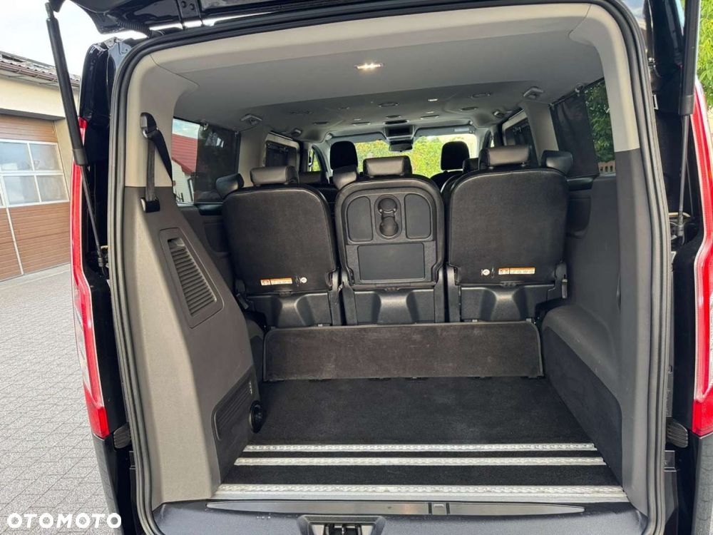 Ford Tourneo Custom - 36