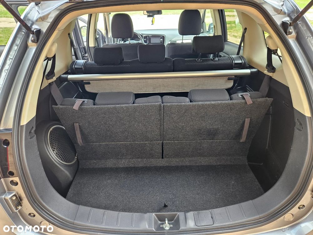 Mitsubishi Outlander 2.0 Intense + SDA 4WD CVT - 31