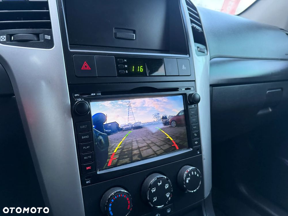 Chevrolet Captiva - 23