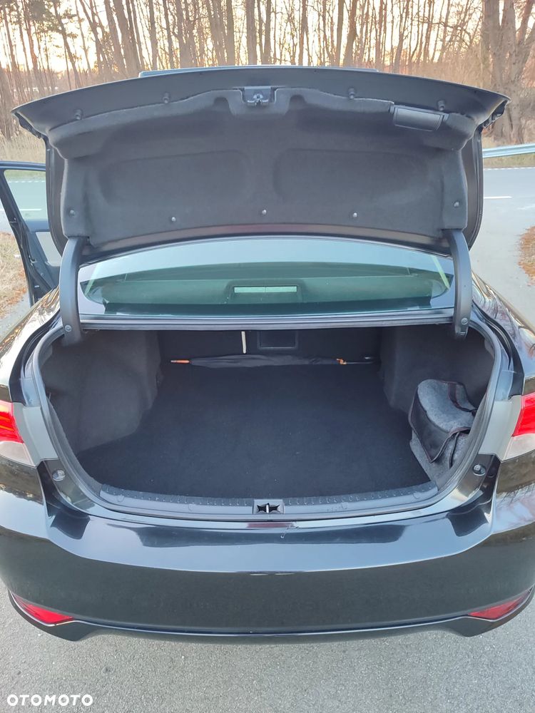 Toyota Avensis 1.8 Premium - 16