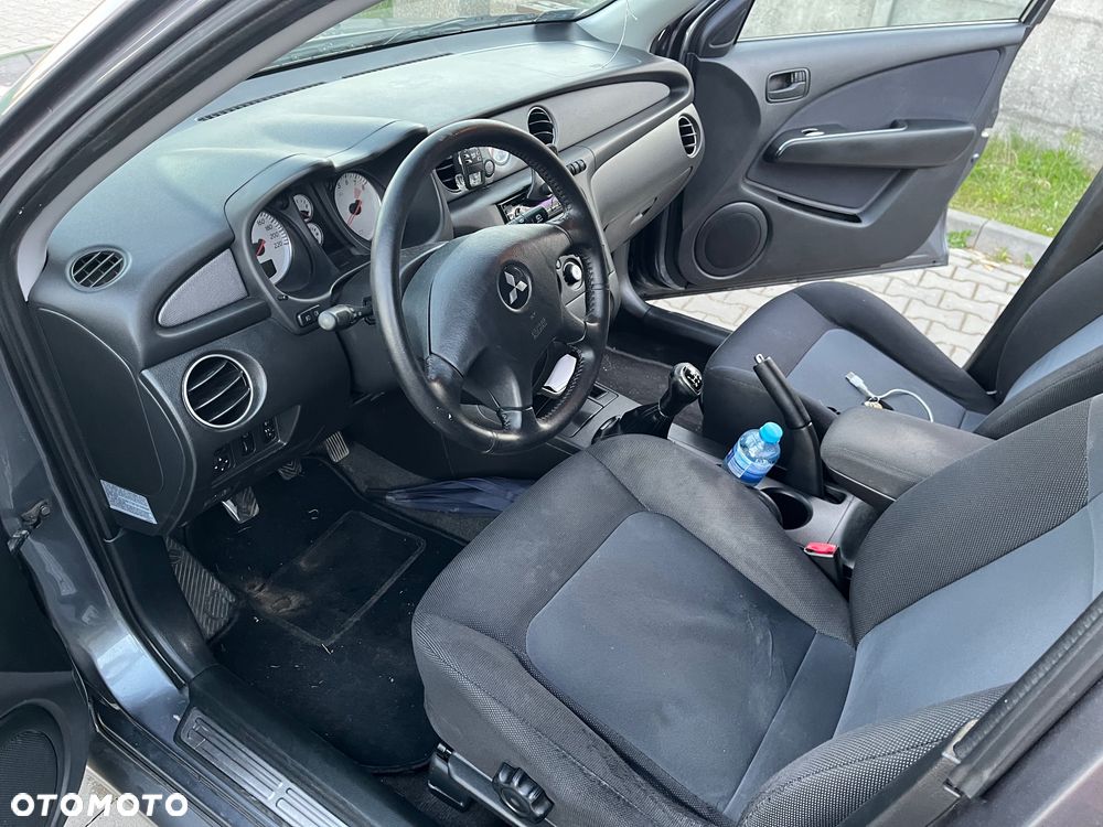 Mitsubishi Outlander 2.0 2WD Invite - 9