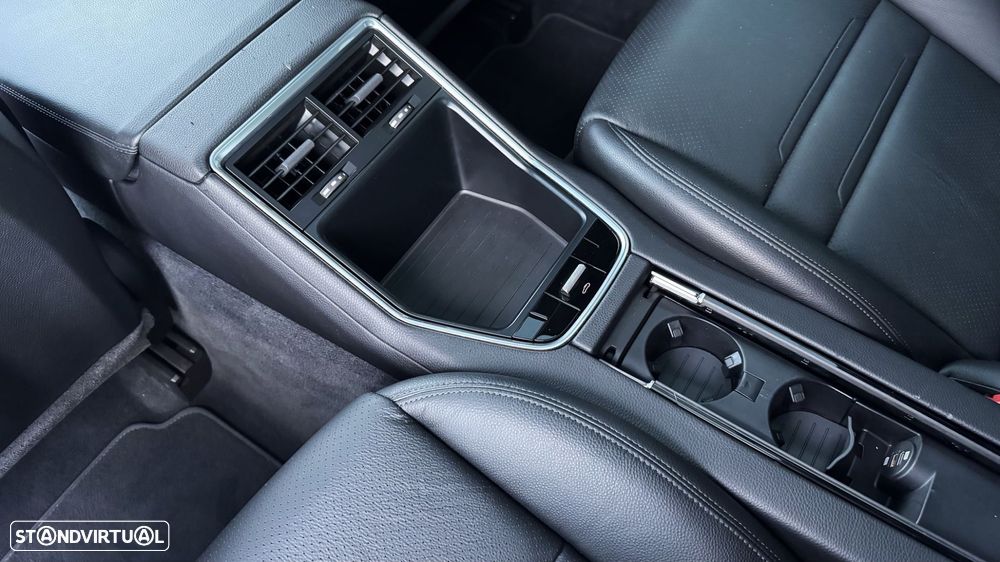 Porsche Panamera 4 E-Hybrid Platinum Edition - 34