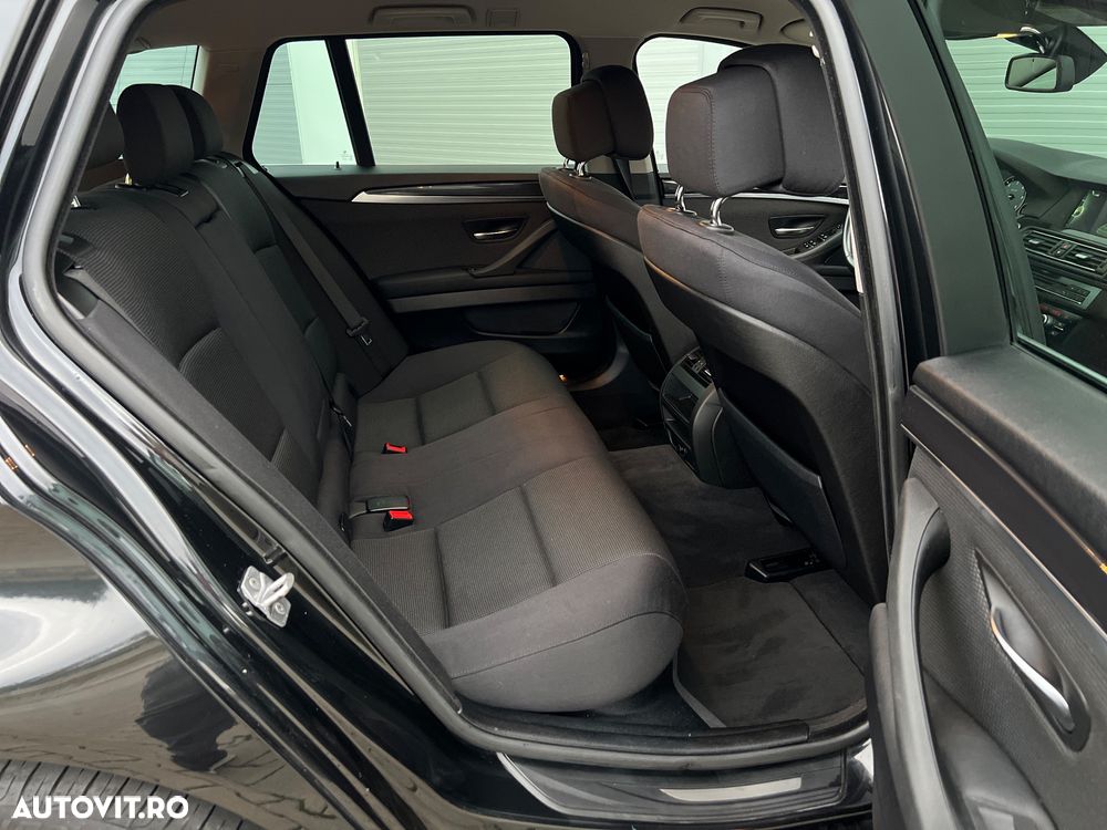 BMW Seria 5 525d Touring Aut. - 11
