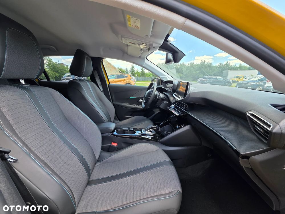 Peugeot 208 PureTech 100 EAT8 Allure - 15