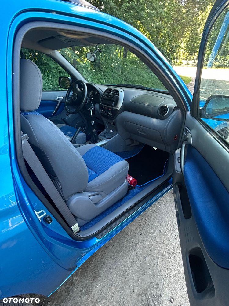 Toyota RAV4 1.8 VVT-i 4x2 - 7