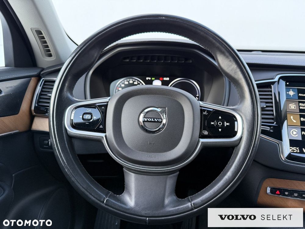 Volvo XC 90 - 22