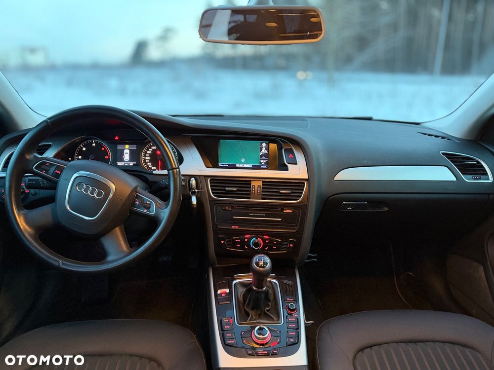 Audi A4 Avant 2.0 TDI DPF Ambiente - 8