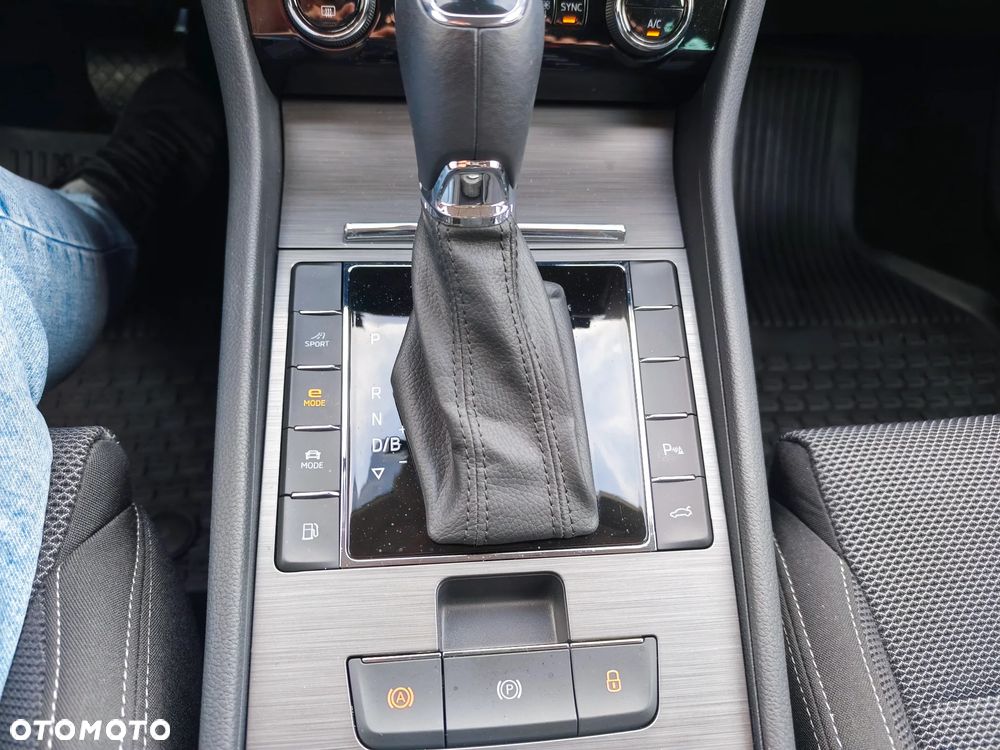 Skoda Superb 1.4 TSI Plug-In Hybrid Style DSG - 21