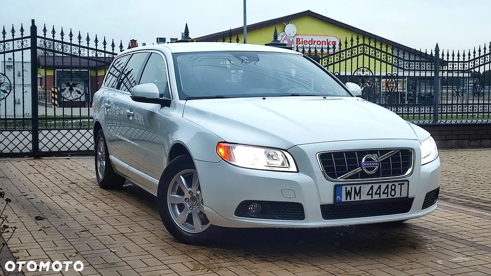 Volvo V70 D5 AWD Kinetic - 4