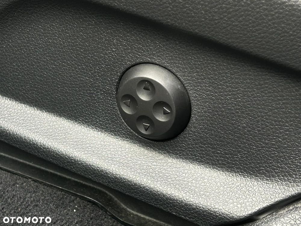 Mercedes-Benz GLC 300 d 4-Matic - 32