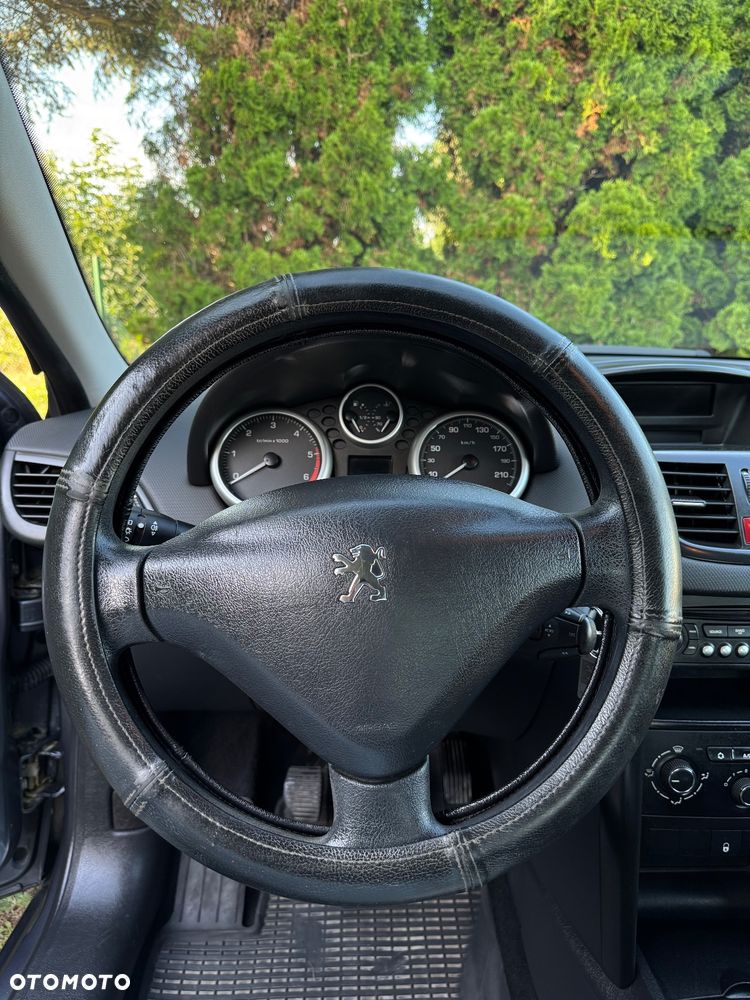 Peugeot 207 1.4 HDi Presence - 12