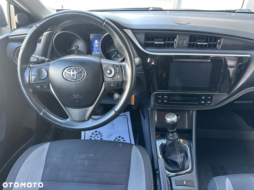 Toyota Auris 1.6 Prestige - 22