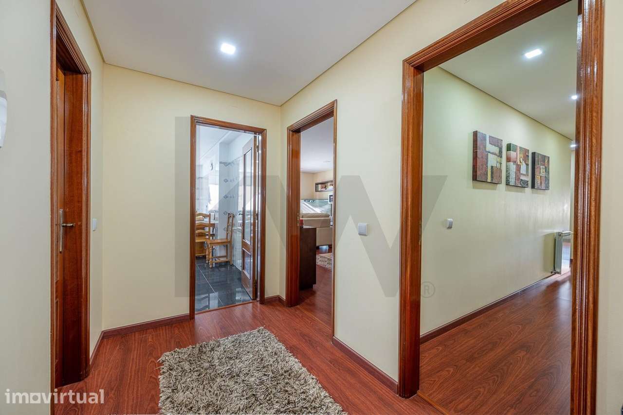 Apartamento T3 com garagem fechada e varanda - Grande imagem: 5/31