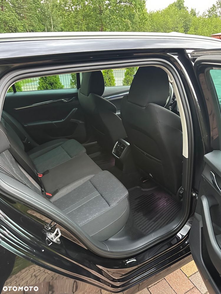 Skoda Octavia 2.0 TDI SCR Style DSG - 30