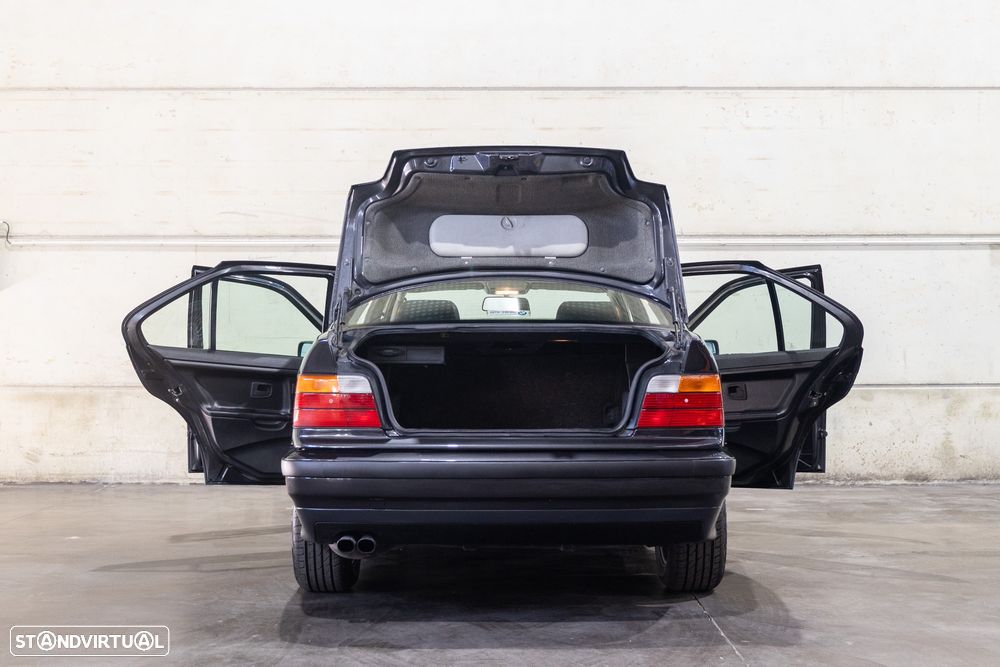 BMW 325 i - 7