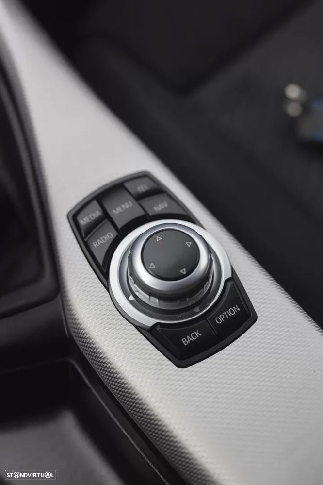 BMW 114 d Pack M - 19