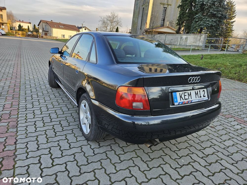 Audi A4 Limousine 2.6 - 7