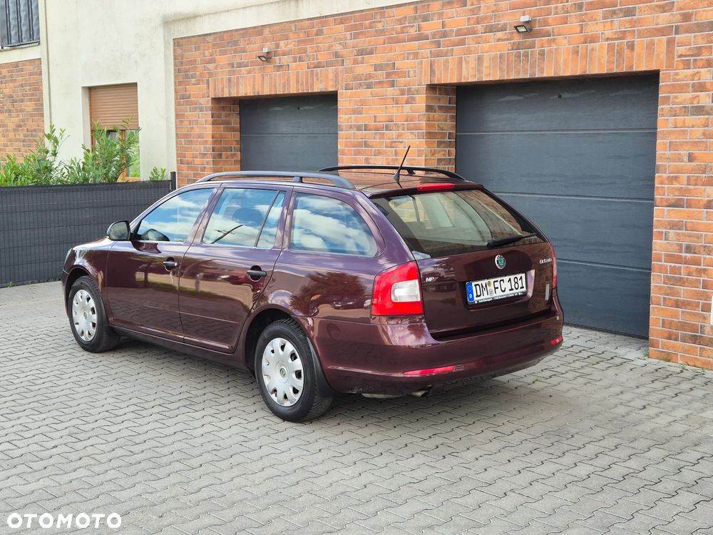 Skoda Octavia 1.6 Combi - 8