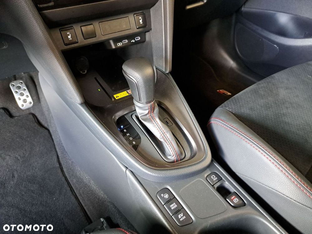 Toyota Yaris Cross Hybrid 1.5 GR Sport - 28