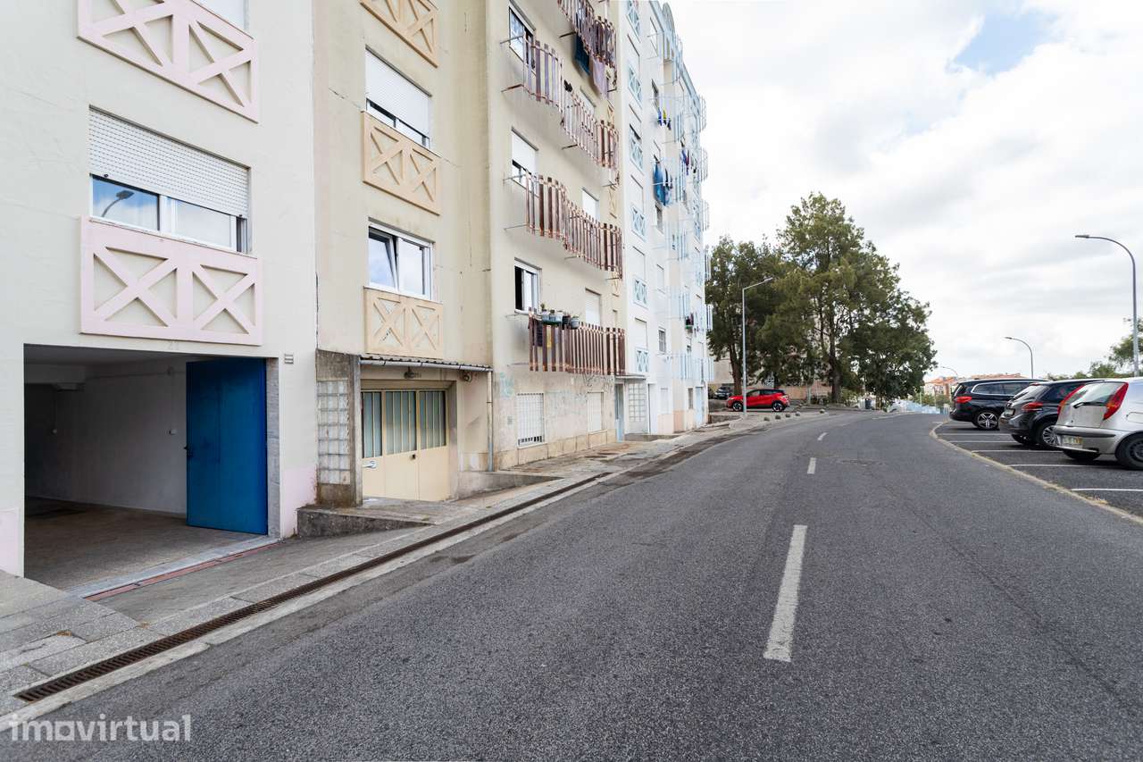 Garagem/Armazém de 78 m² com Wc, e entrada independente - Grande imagem: 3/9