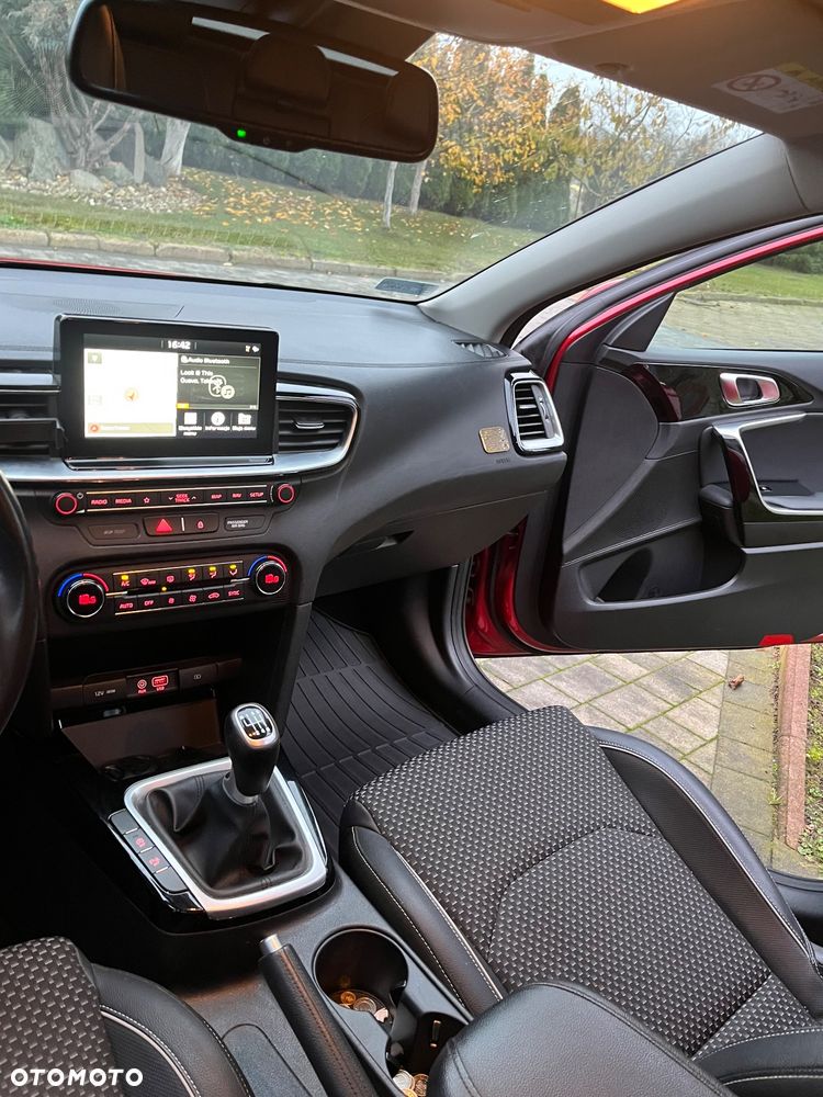 Kia Ceed 1.6 CRDi SCR L - 24