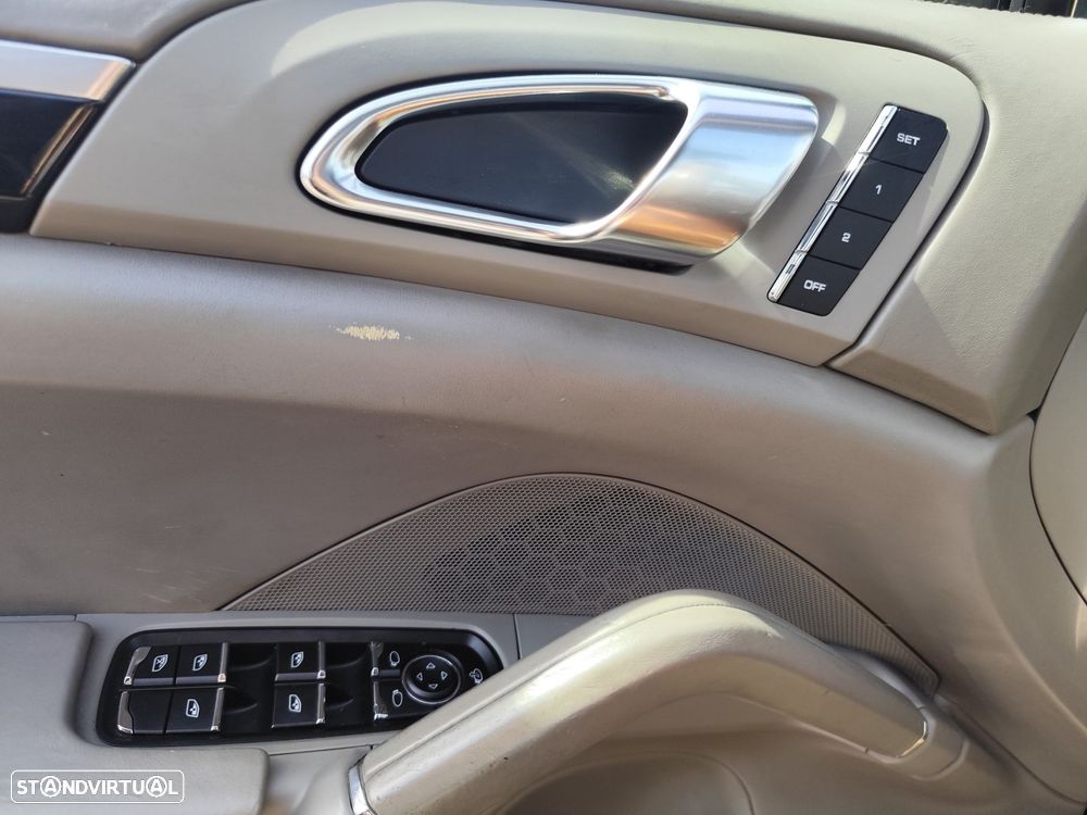 Porsche Cayenne - 37