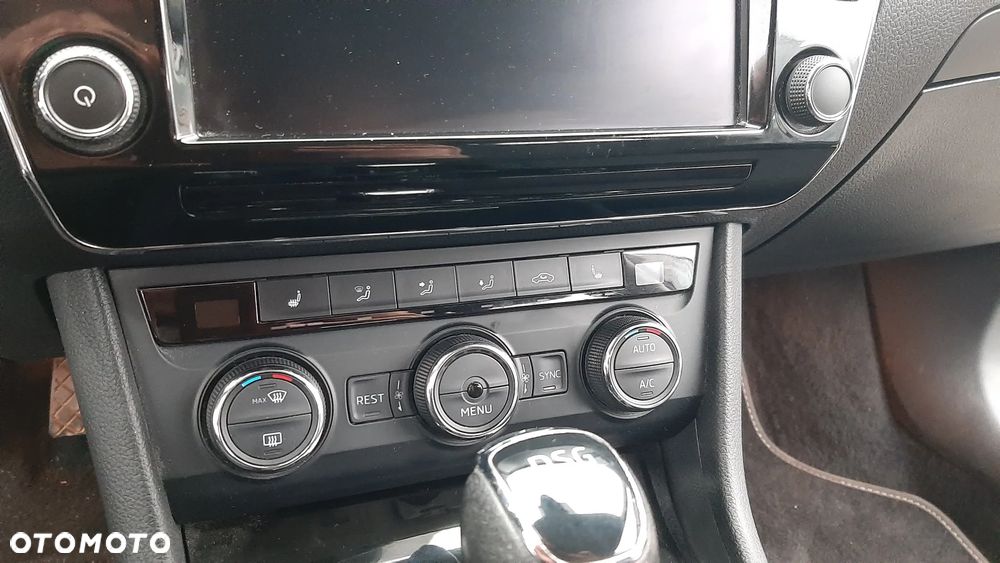 Skoda Superb 1.4 TSI ACT DSG Active - 8