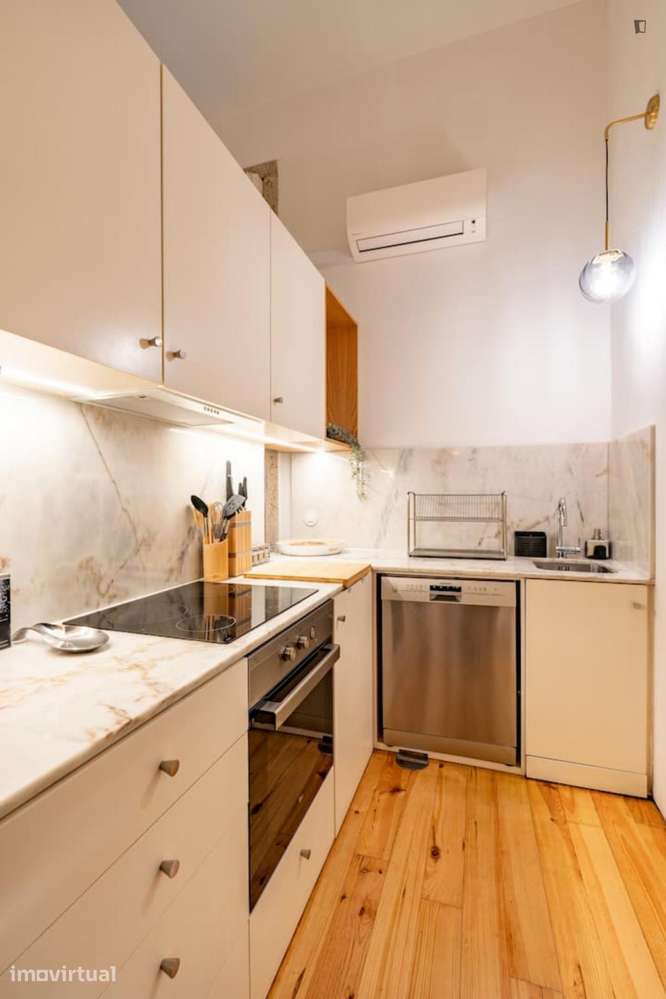 Apartamento com 1 quartos - localizado em Sé Porto - Grande imagem: 2/31