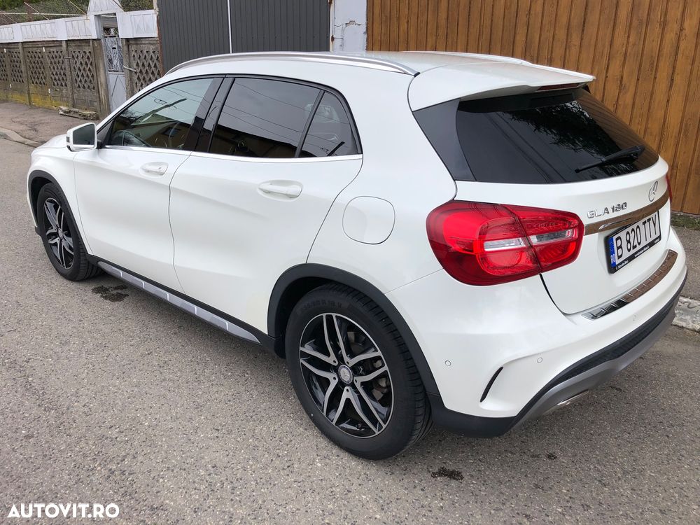 Mercedes-Benz GLA 180 AMG Line - 4