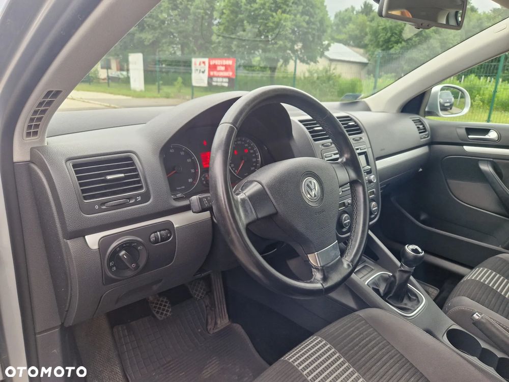 Volkswagen Jetta - 7