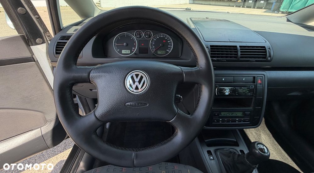 Volkswagen Sharan 1.9 TDI Comfortline - 6