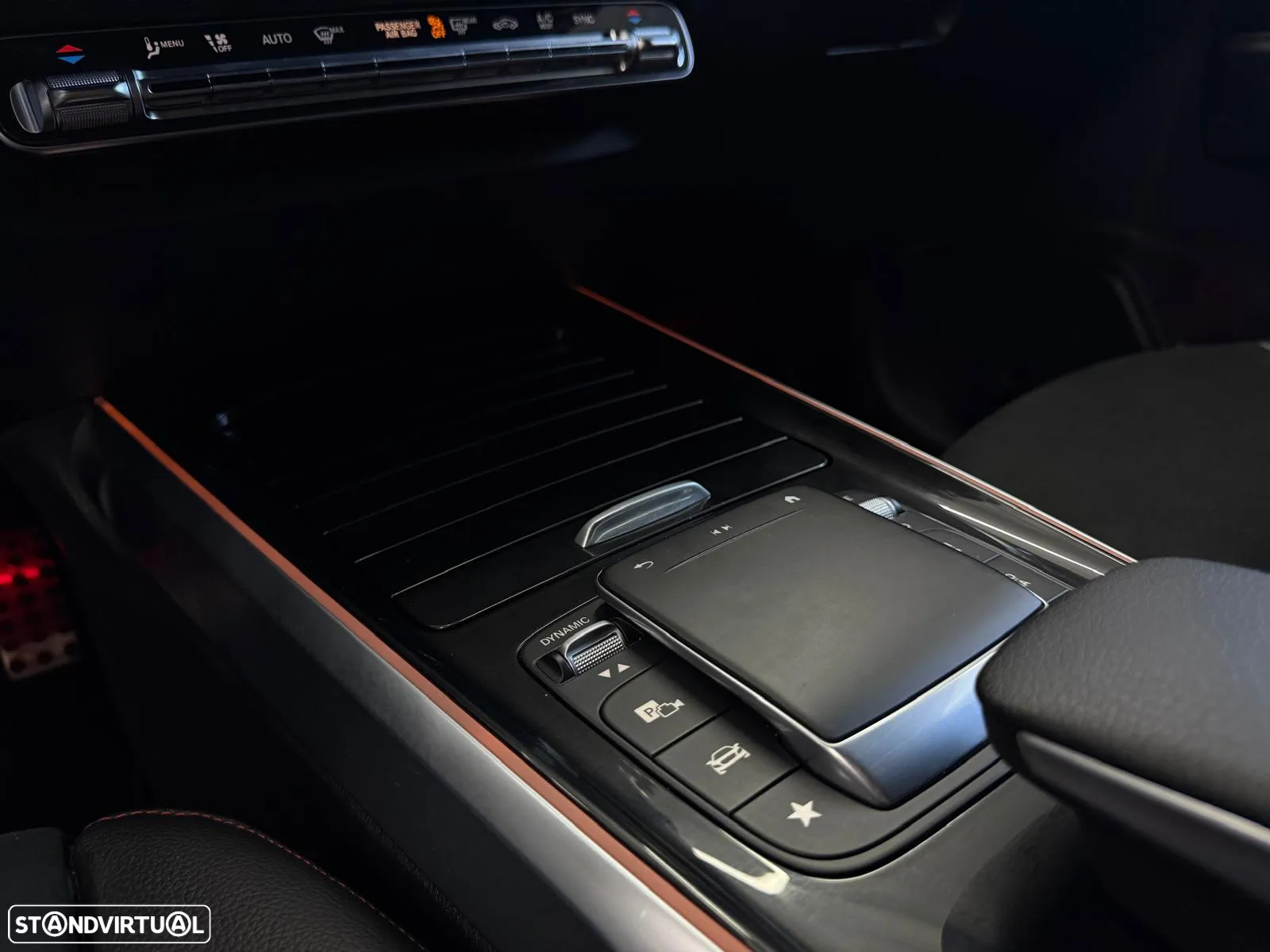 Mercedes-Benz GLB 180 d AMG Line - 33