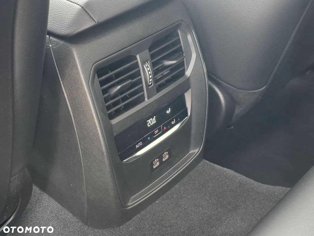BMW Seria 3 320i M Sport - 17