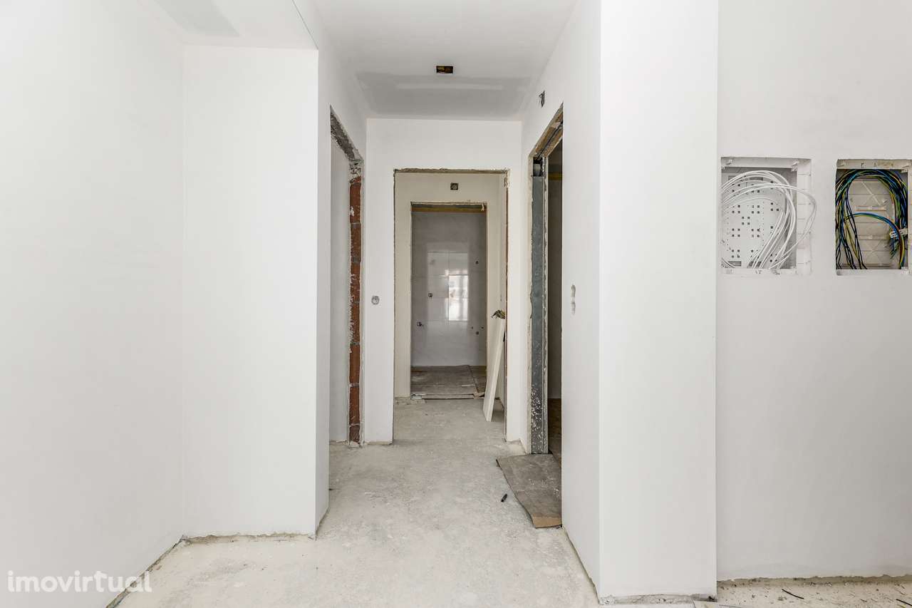 Apartamento T2 na Ericeira com Terraço e Box fechada - Grande imagem: 3/36