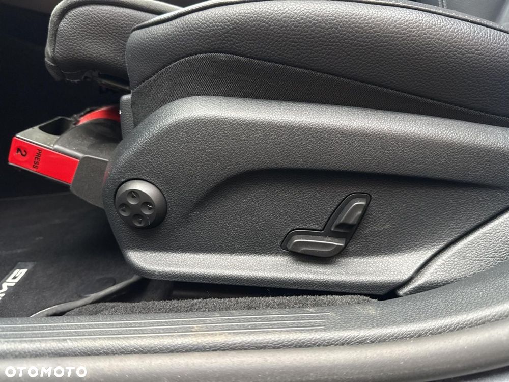 Mercedes-Benz Klasa E - 10