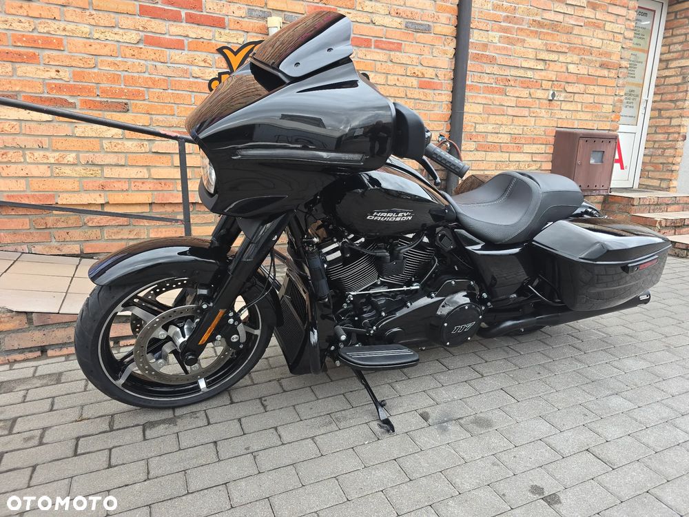 Harley-Davidson Touring Street Glide - 16