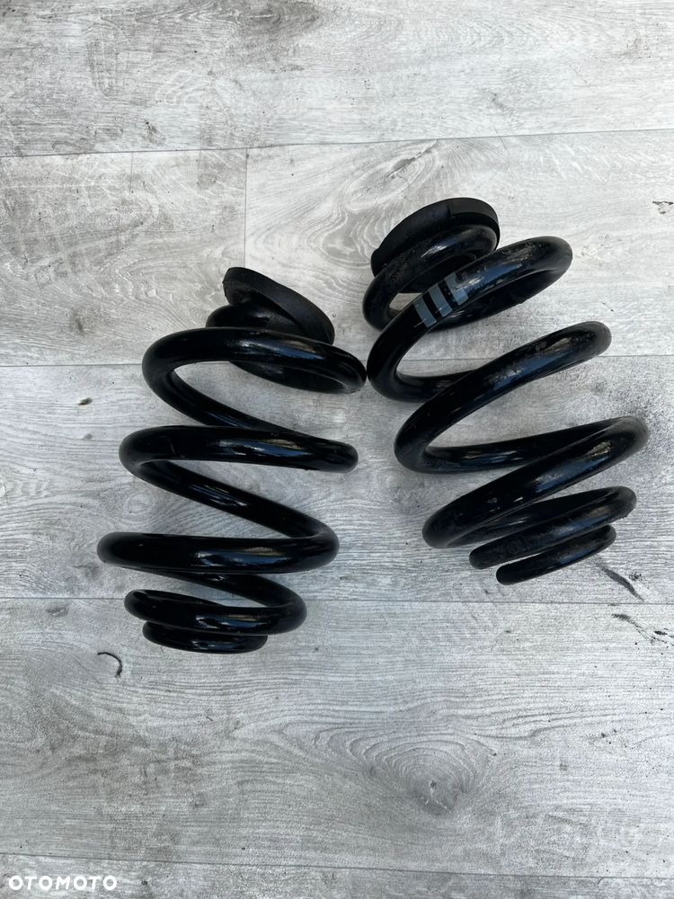 SPRĘŻYNY TYŁ VW T6 CARAVELLE 19R - 1