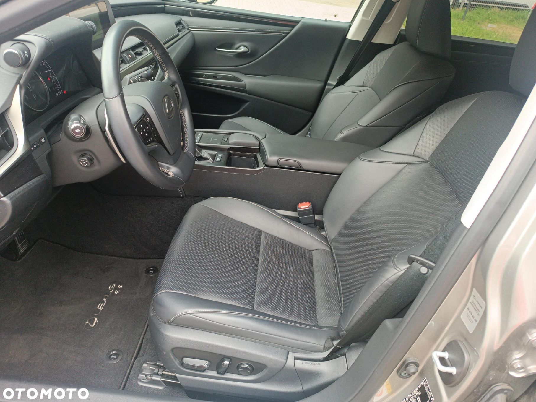 Lexus ES - 14
