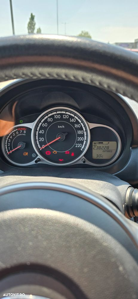 Mazda 2 - 10