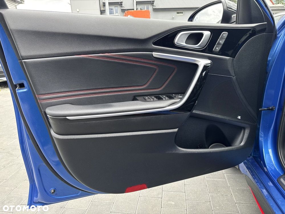 Kia ProCeed 1.6 T-GDI GT DCT - 14