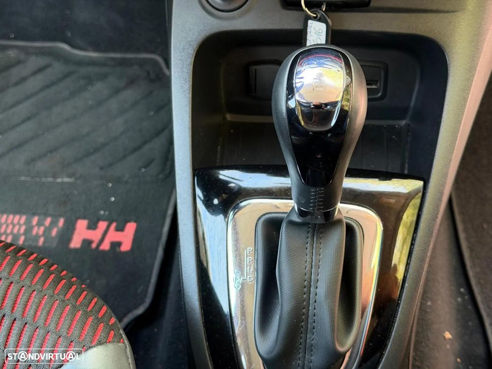 Renault Captur TCe 120 EDC Helly Hansen - 25