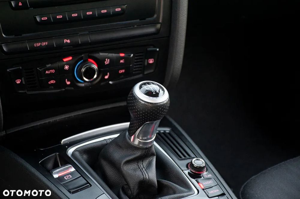 Audi A4 Avant 2.0 TDI DPF quattro Ambiente - 35